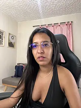 Valerygomez02 online show from October 11, 2025, 9:27 pm