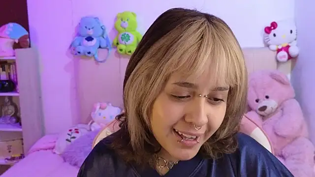 NekoWaifu online show from April 6, 2026, 2:29 pm