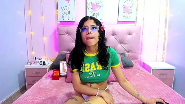 Issaa Tyler online show from December 16, 2025, 6:34 pm