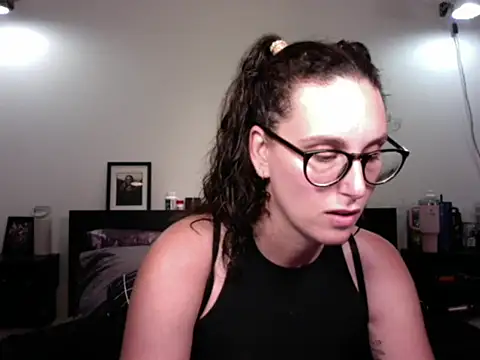 annmarieferrara online show from March 12, 2026, 2:39 am