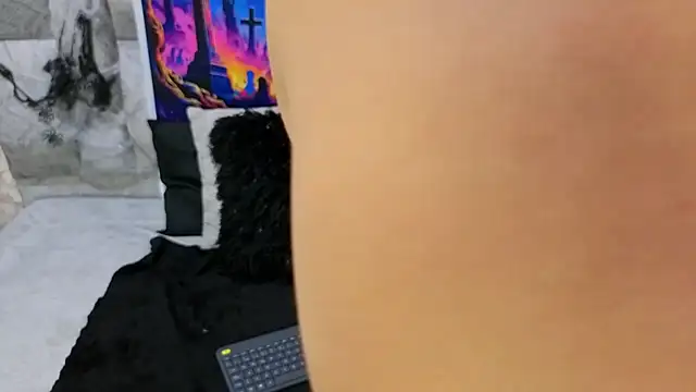 sofiagutierrez   online show from October 28, 2025, 3:40 am