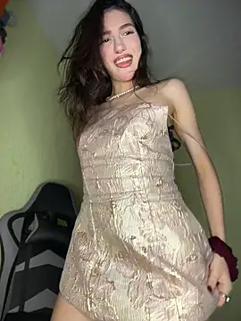 Emily-hottson online show from March 11, 2026, 5:23 am