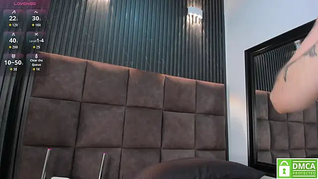 Scarlet  Jones  online show from April 24, 2026, 5:20 am