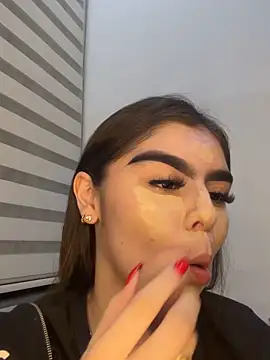 SofiaFontaiine online show from November 20, 2025, 4:13 am