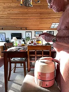 Nataku10 online show from December 2, 2025, 10:55 pm