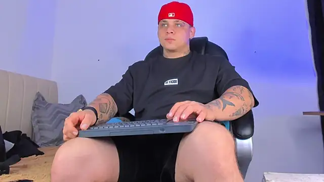 denis munera online show from October 28, 2025, 9:41 am