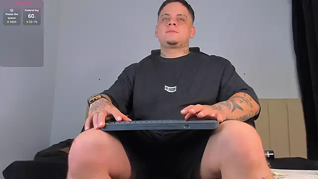 denis munera online show from December 19, 2025, 10:39 am