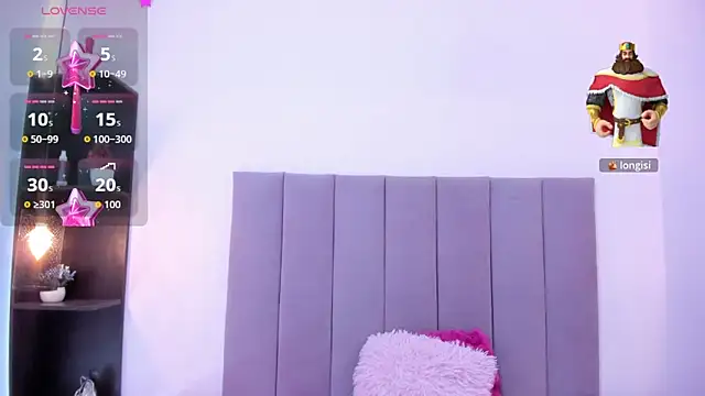 HoollyHendrix online show from October 29, 2025, 8:19 pm