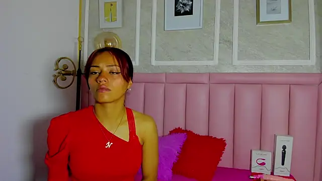 HoollyHendrix online show from January 15, 2026, 8:45 pm