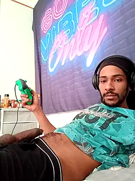 Snapshot of Mikaaa97 chatting on February 7, 2026, 12:02 pm Mikaaa97 online show from February 7, 2026, 12:02 pm