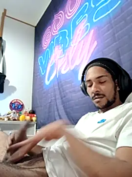 Snapshot of Mikaaa97 chatting on January 16, 2026, 1:20 am Mikaaa97 online show from January 16, 2026, 1:20 am