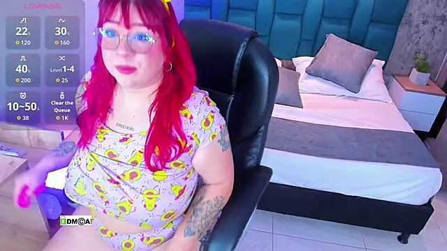 Snapshot of Bellavelvet_1 chatting on October 2, 2025, 4:05 am Bellavelvet 1 online show from October 2, 2025, 4:05 am