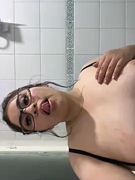 Cherry kissxx online show from October 19, 2025, 3:31 am
