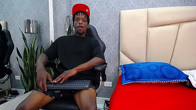 SkylerBigxxx online show from September 30, 2025, 4:29 am