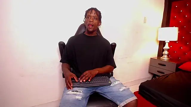 SkylerBigxxx online show from November 5, 2025, 3:31 am