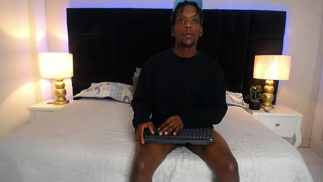 SkylerBigxxx online show from June 4, 2026, 4:28 am