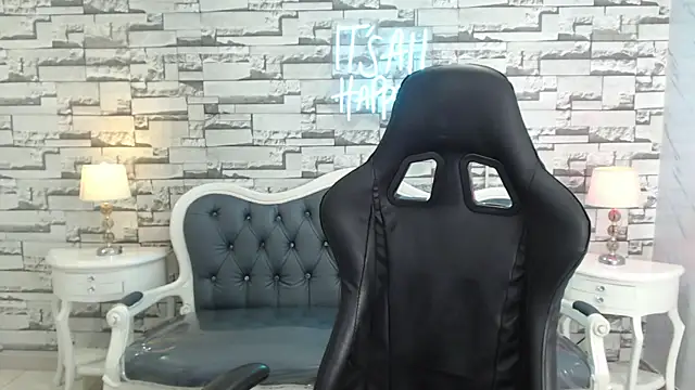 Maily a  online show from October 18, 2025, 3:08 am