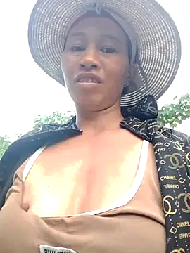 donna-bae online show from April 13, 2026, 10:19 am