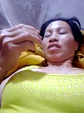 donna-bae online show from April 17, 2026, 9:28 pm