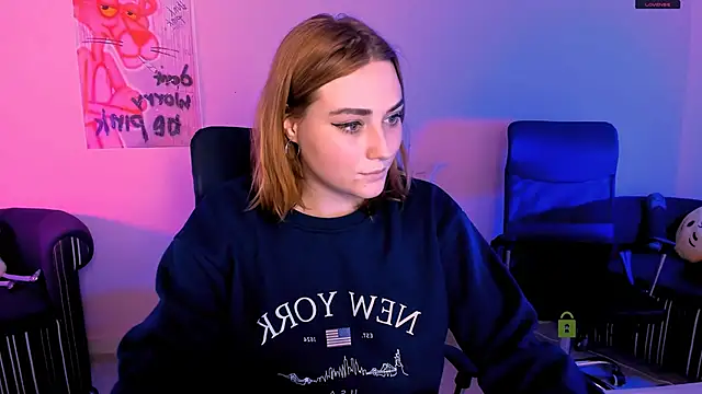 casey meow  online show from December 5, 2025, 10:03 am