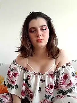 Snapshot of Luna_Moody chatting on September 27, 2025, 4:18 am Luna Moody online show from September 27, 2025, 4:18 am