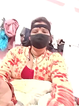 Hott locky online show from December 17, 2025, 9:42 pm