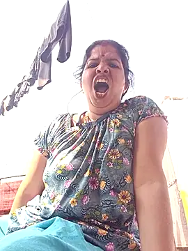 Hott locky online show from November 12, 2025, 8:18 am