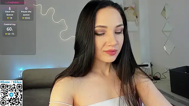 Helen Spark online show from November 1, 2025, 1:56 am