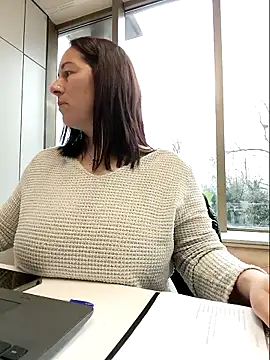 bichota85 online show from March 4, 2026, 10:34 am