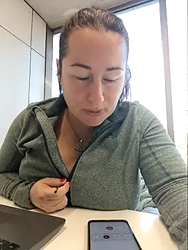 bichota85 online show from January 12, 2026, 9:49 am