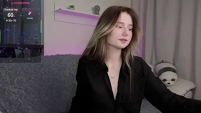  Lua   online show from December 15, 2025, 10:04 pm