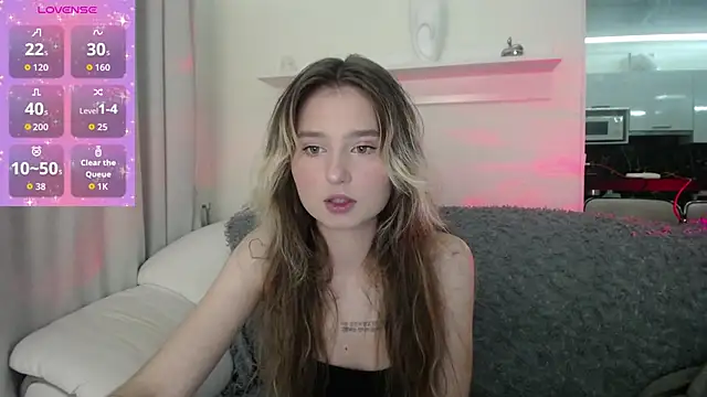  Lua   online show from October 7, 2025, 8:54 pm