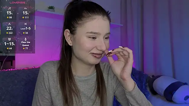  Lua   online show from February 16, 2026, 11:02 pm