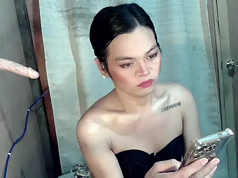 Snapshot of Nikah_loves_u chatting on December 18, 2025, 11:36 am Nikah loves u online show from December 18, 2025, 11:36 am