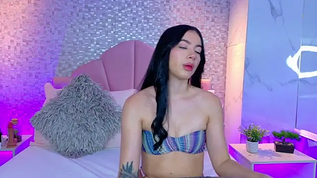 LizieSmith online show from October 20, 2025, 2:28 pm