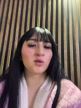 Snapshot of Daphnee-x chatting on October 17, 2025, 12:18 pm Daphnee-x online show from October 17, 2025, 12:18 pm