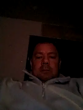 Snapshot of hugoboys4576 chatting on September 17, 2025, 4:58 am hugoboys4576 online show from September 17, 2025, 4:58 am