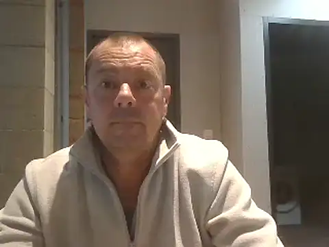 Snapshot of hugoboys4576 chatting on September 16, 2025, 4:52 pm hugoboys4576 online show from September 16, 2025, 4:52 pm