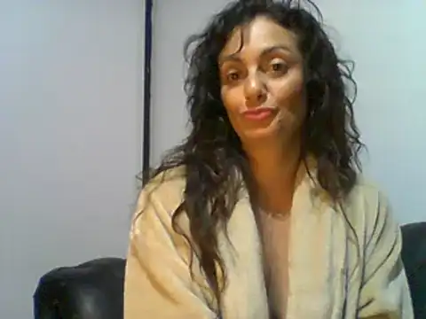 Snapshot of dulcefanny chatting on May 27, 2026, 1:57 am dulcefanny online show from May 27, 2026, 1:57 am
