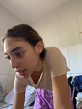 loirinhaaa online show from September 18, 2025, 2:09 pm