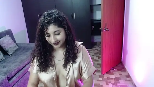 Snapshot of Gia_Dior chatting on February 28, 2026, 12:21 am Gia Dior online show from February 28, 2026, 12:21 am