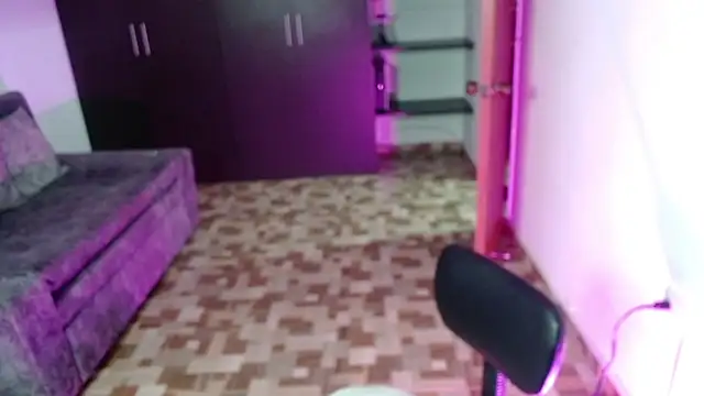 Snapshot of Gia_Dior chatting on February 6, 2026, 1:01 am Gia Dior online show from February 6, 2026, 1:01 am