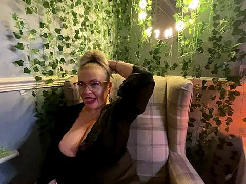 BonnyDesire online show from January 7, 2026, 8:03 pm