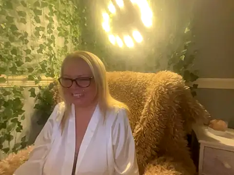 BonnyDesire online show from November 30, 2025, 7:14 pm