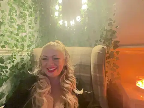 BonnyDesire online show from November 25, 2025, 5:57 pm