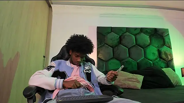 AllexJacob online show from February 7, 2026, 1:08 pm