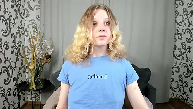  Velvet peach  online show from November 19, 2025, 11:43 am