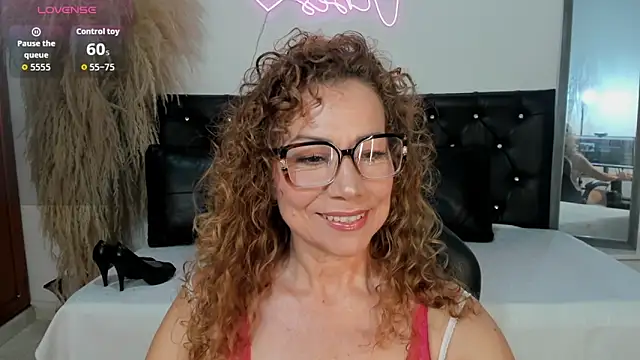 Snapshot of Jademommy_ chatting on October 6, 2025, 3:46 pm Jademommy online show from October 6, 2025, 3:46 pm