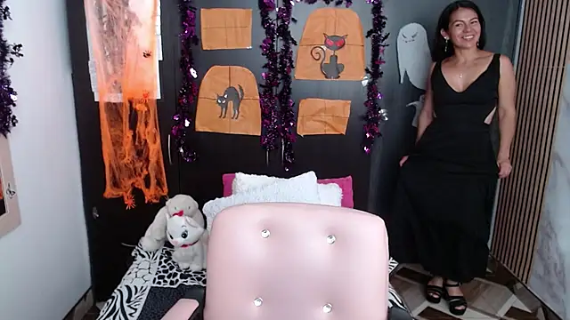 camilavargas  online show from October 30, 2025, 9:01 pm