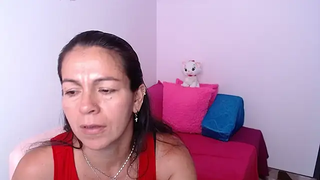 camilavargas  online show from April 6, 2026, 7:04 pm
